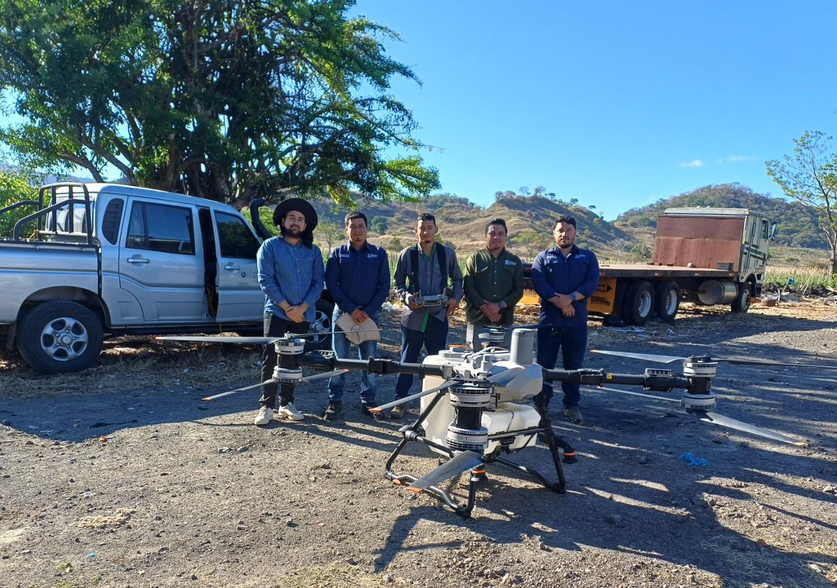 Óscar Domínguez tweet media