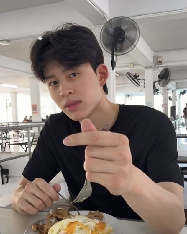 𝑴𝒂𝒊౨ৎ tweet media