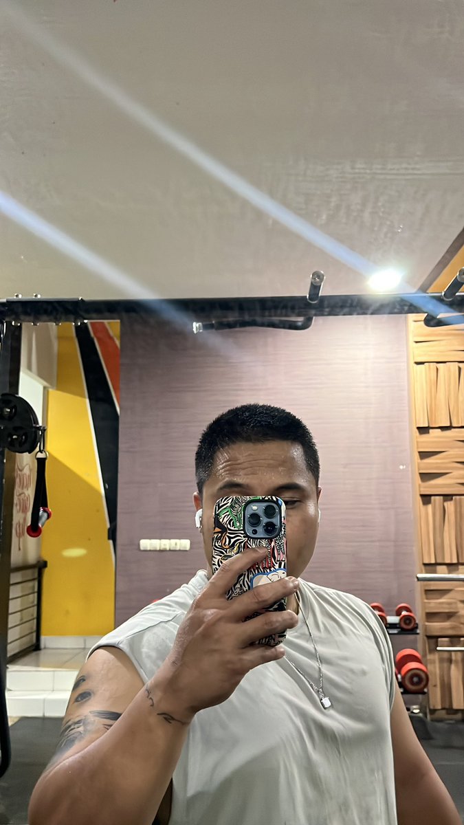 arizalriv's tweet photo. Stupid https://t.co/RHgzeEjADj