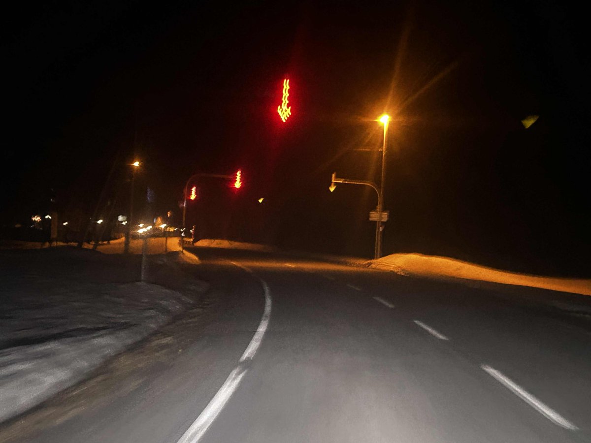 ８２EXPRESS （いそがっし） tweet media