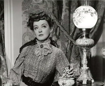 Gibboanxious's tweet image. #InRemembrance of Bette Davis (1908 – 1989)
her top 10 movies are:

10. The Scopone Game
9. The Petrified Forest
8. Jezebel
7. Hush..Hush, Sweet Charlotte
6. Now, Voyager
5. Mr. Skeffington
4. The Letter
3. The Little Foxes
2. What Ever Happened to Baby Jane?
1. All About Eve