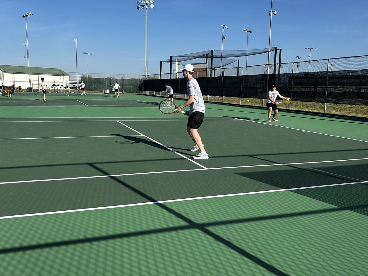 Varsity tennis season off and running. Duals tournament today with <a href="/LansingTennis/">CoachFenton</a> Basehor-Linwood, and Sumner Academy. <a href="/DeSotoWildcats/">De Soto Wildcats</a>  #breezybutdry