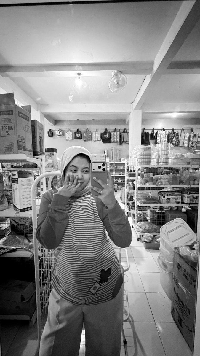 𝓦𝓲𝓷𝓭𝓪 tweet media