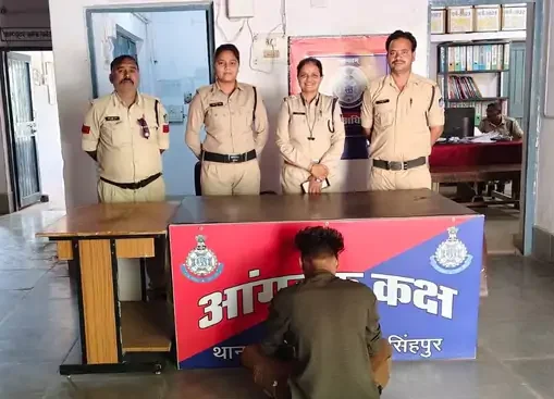 DeshbandhuMp's tweet photo. नरसिंहपुर में बड़ा साइबर खुलासा: अपना चेहरा दिखाकर 777 सिम कार्ड चालू करने वाला 'शातिर' गिरफ्तार
https://t.co/mCpDyf72QC
#CyberCrime #NarsinghpurPolice #FakeSIM #BreakingNews #CyberSecurity #IndiaAgainstCrime #MPNews #FraudAlert #StayAlert #नरसिंहपुर #साइबर_अपराध #ताजाखबर #मध्यप्रदेश