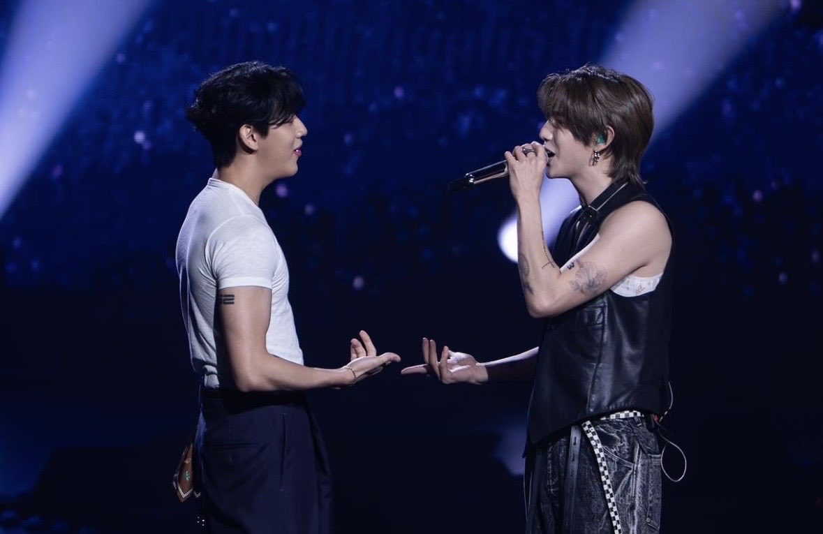 เป็นภาพที่มีความหมายมาก 🥰
ขอบคุณที่ซัพพอร์ตกันและกันเสมอ 

..รักนะมาร์คแบม เมนคู่ของเรา..🫶🏻❤️💜

#MarkTuan #BamBam 
<a href="/marktuan/">Mark Tuan</a> <a href="/BamBam1A/">BamBam</a>