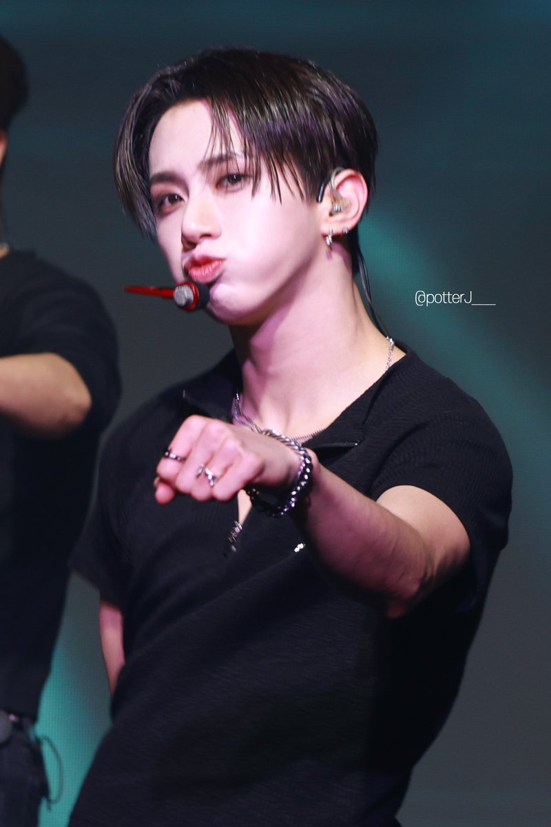 ๐๐๐ก๐ก๐๐ tweet media