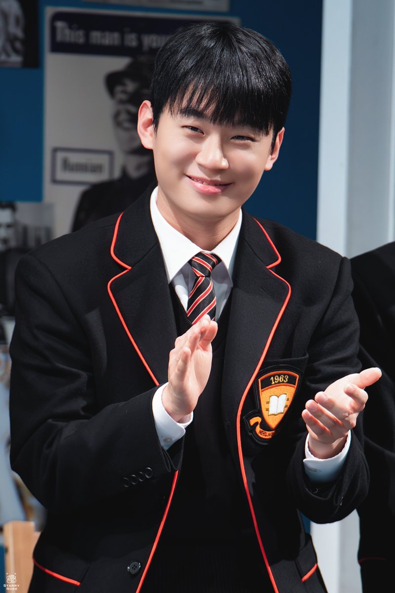 𝑺𝒕𝒂𝒓𝒓𝒚 𝑹𝒐𝒔𝒆 tweet media