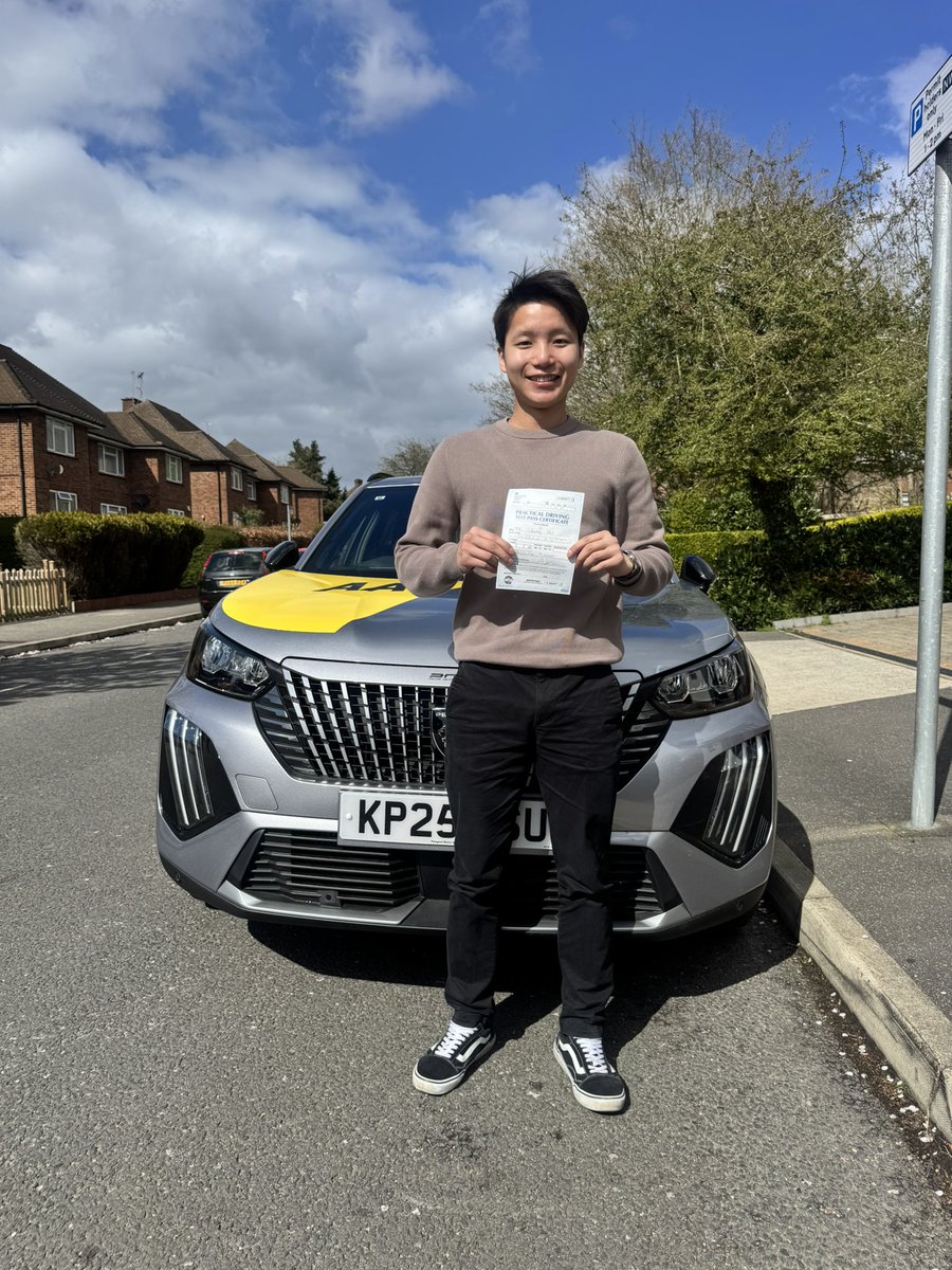 CWDriving2017's tweet photo. Another pass! 🚗✅
Congrats Martin – well deserved 👏
Drive safe and enjoy it!

#pinner #ealing #hanwell #northolt #ruislip #drivingtest #drivingtestpassed #drivingtestsuccess https://t.co/QBd8CAyjV0