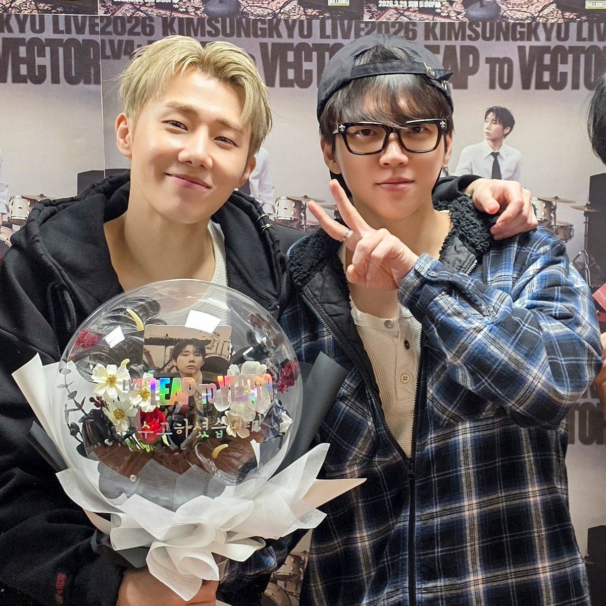 mulbbangs's tweet photo. 난 애인이랑도 이렇게 안찍어 ,.. https://t.co/l2F8Lk4CWo