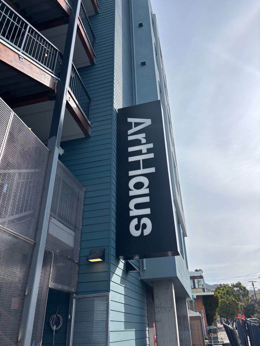ISIcalifornia's tweet image. ISI recently completed the installation of blade signage at the ArtHaus Dwight Apartments. Well-placed signage like this not only improves wayfinding but also adds to the property’s overall aesthetic. #signinstallations #signprojects #bladesigninstall
