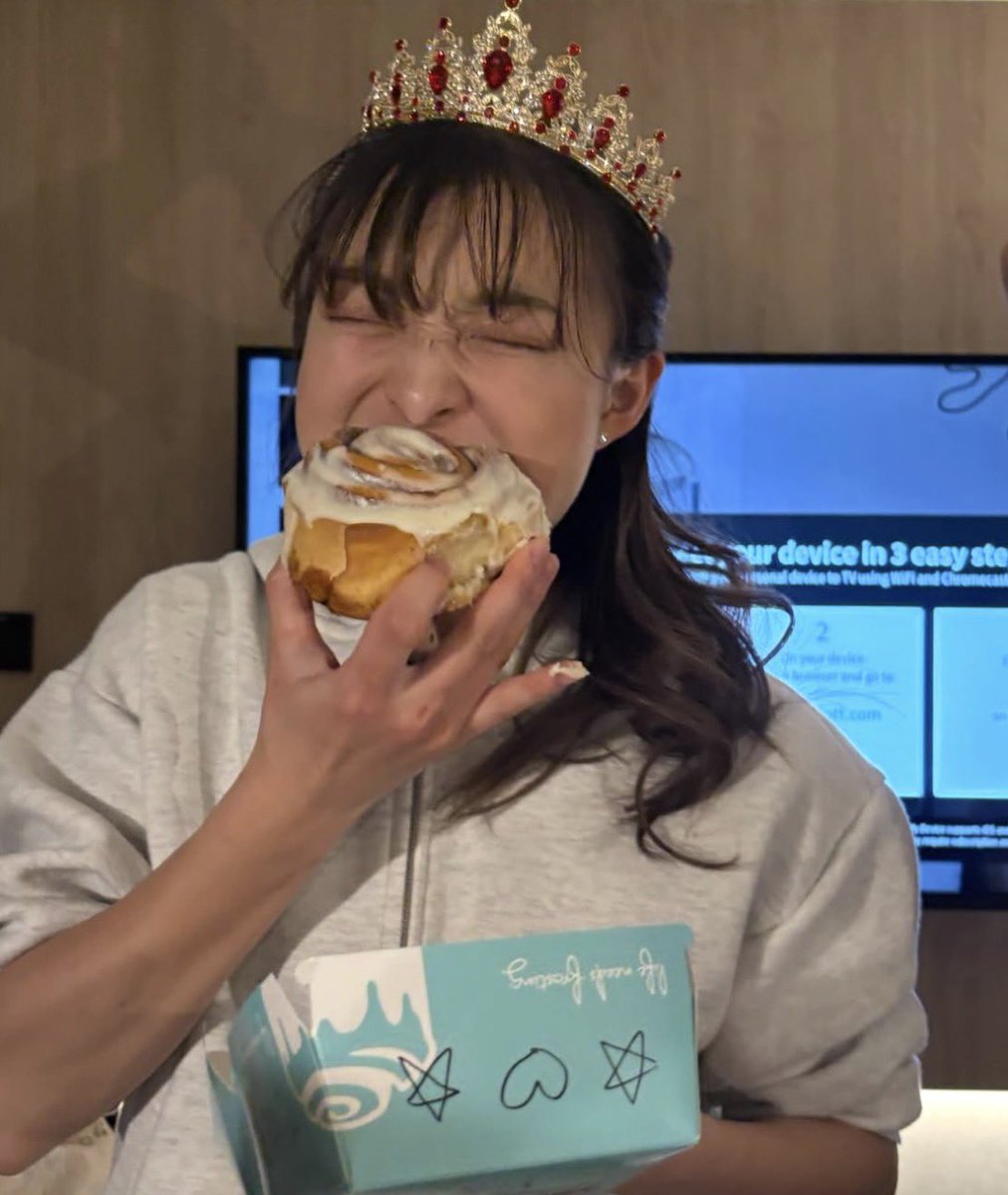 chloé 🌙 tweet media