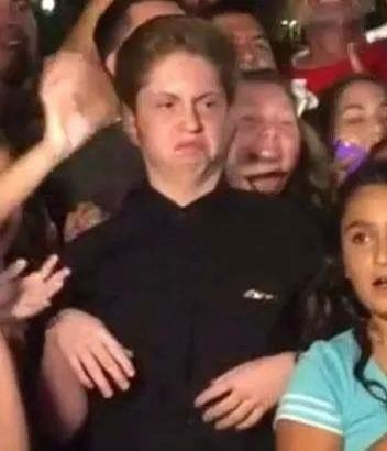 site tania tweet media