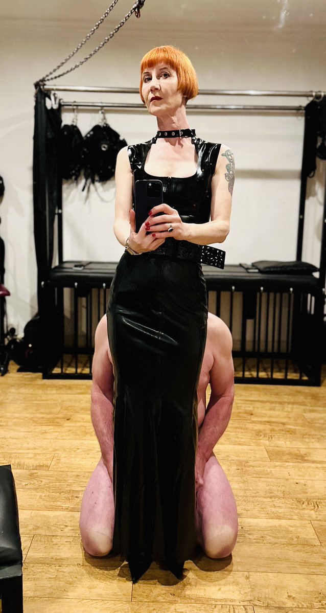 Domina Liza tweet media