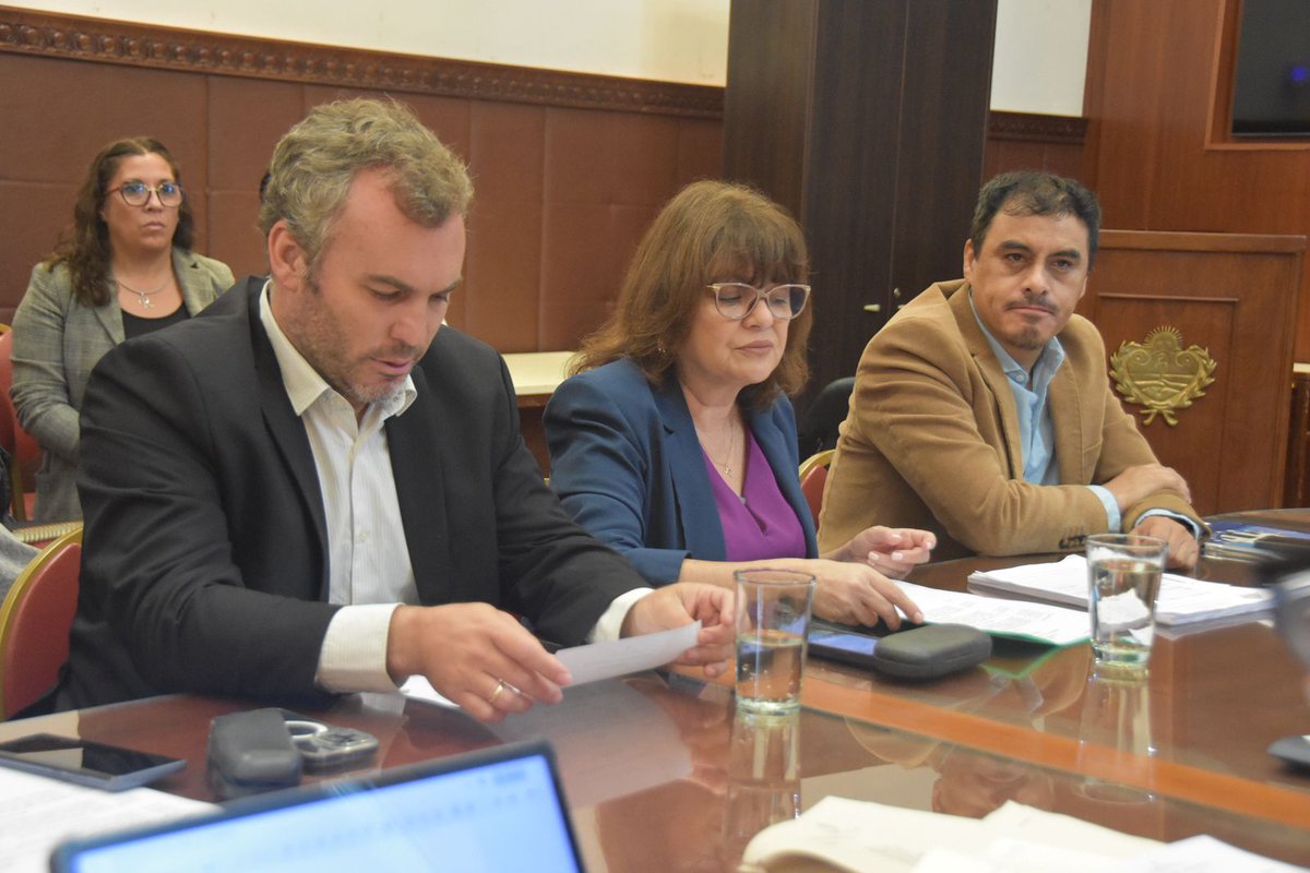 LegisJujuy's tweet photo. 🏛️ Confirmada la Comisión de Cultura y Turismo. Preside Mariela Ortiz, vice María Uriondo, secretario Diego Cruz. +10 iniciativas en marcha ✅
Más Info: https://t.co/FBT59hnfIc https://t.co/Ga462EtLWU
