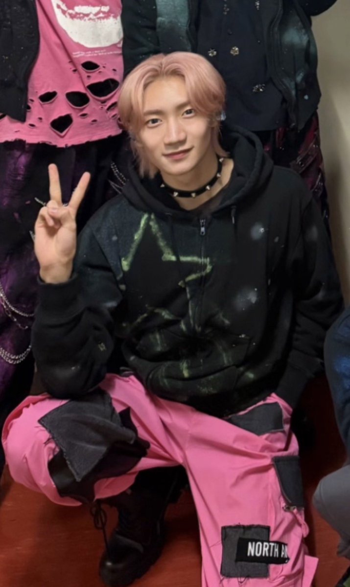 ꒰՞⸝⸝ᴗ ·̫ ⊂՞꒱ tweet media