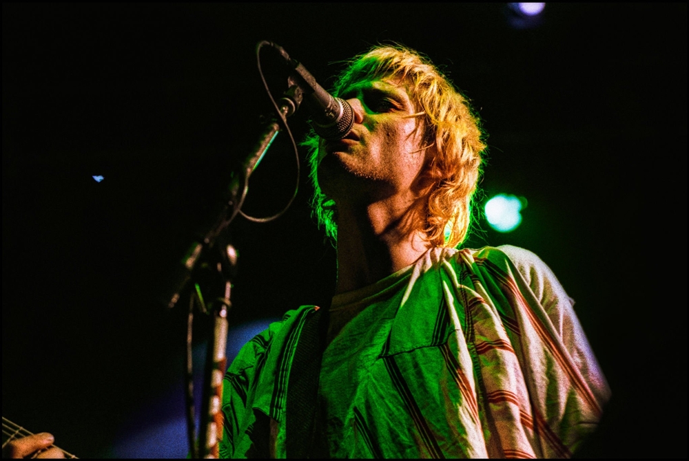 hourly kurt cobain tweet media