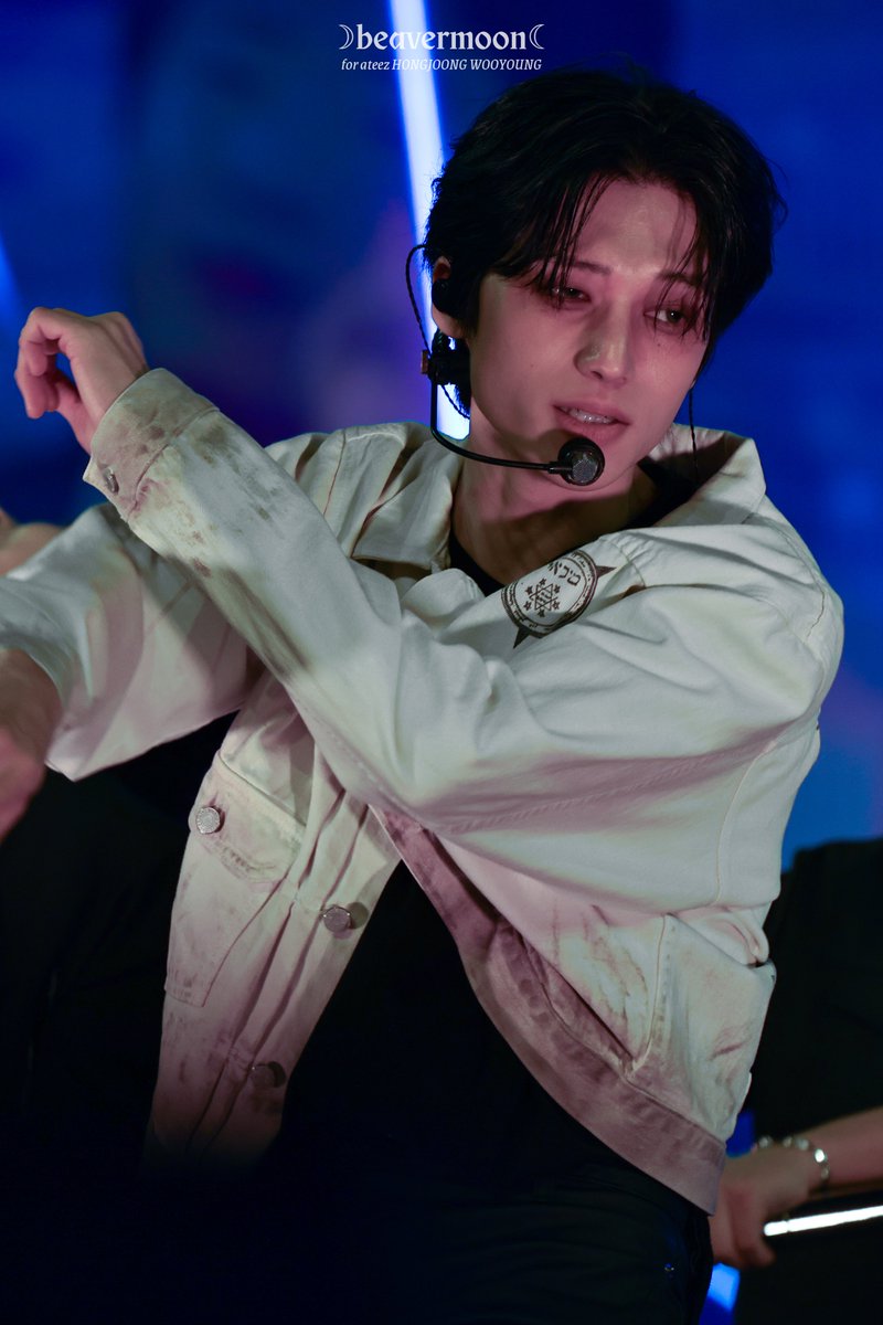 𝔪𝔬𝔬𝔫 tweet media