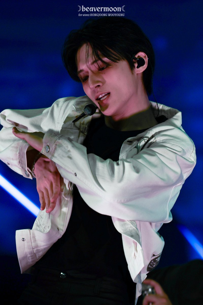 𝔪𝔬𝔬𝔫 tweet media