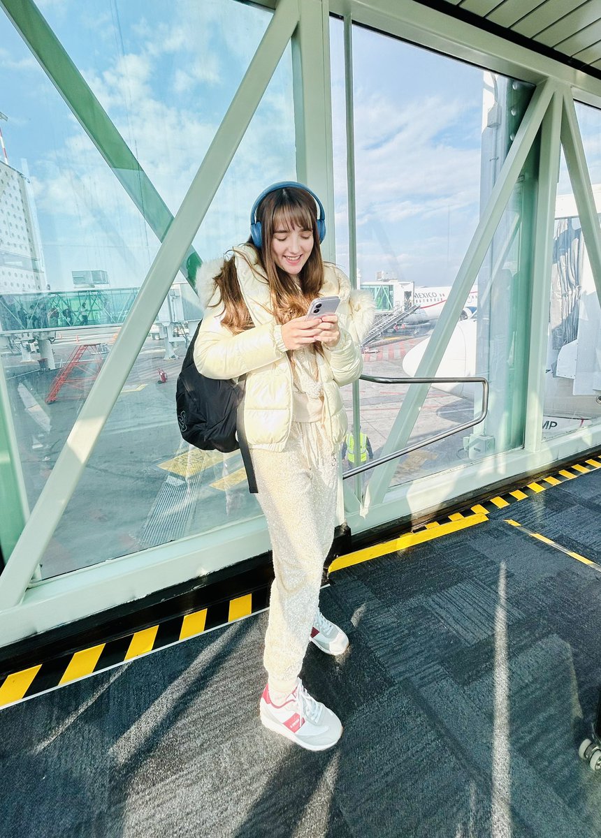 ElaineHaroMusic's tweet photo. Y nos vamos!!
a CHICAGO 🇺🇸
A seguir la aventura futbolera⚽️
con #Mascolordetergente #renuevatucolor https://t.co/KL5dUkvndk