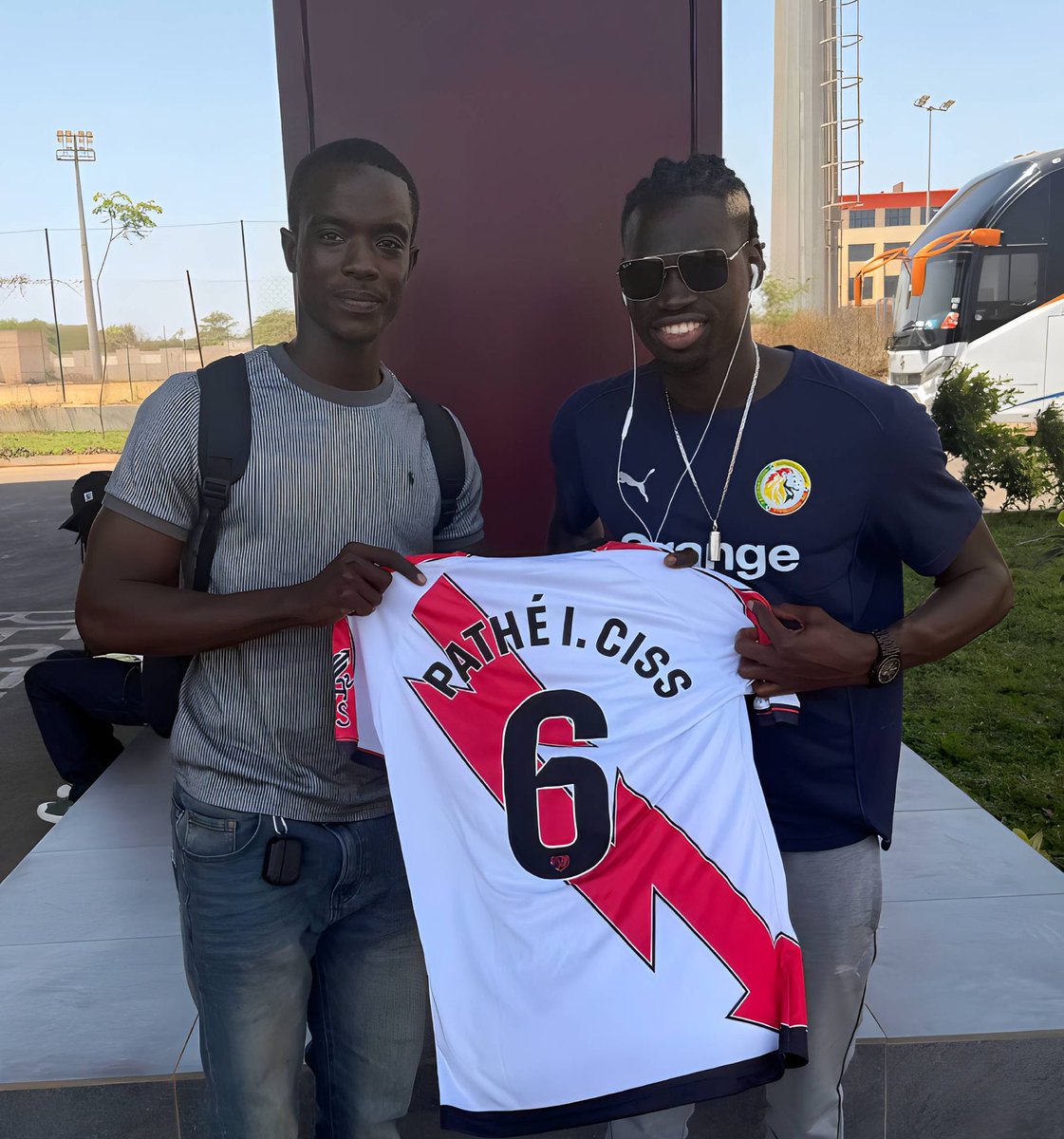 𝑺𝑬𝒀𝑫𝑰𝑵𝑨 tweet media