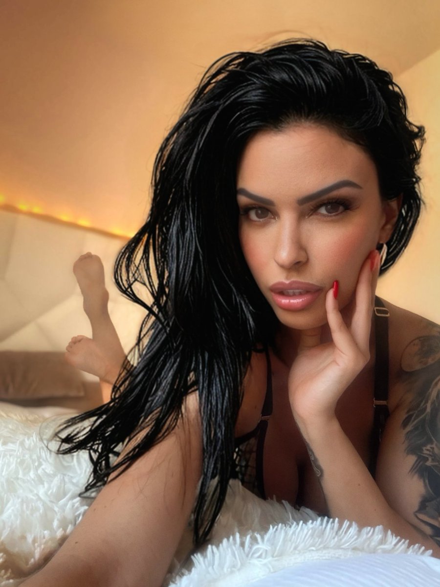 The name is : tweet media