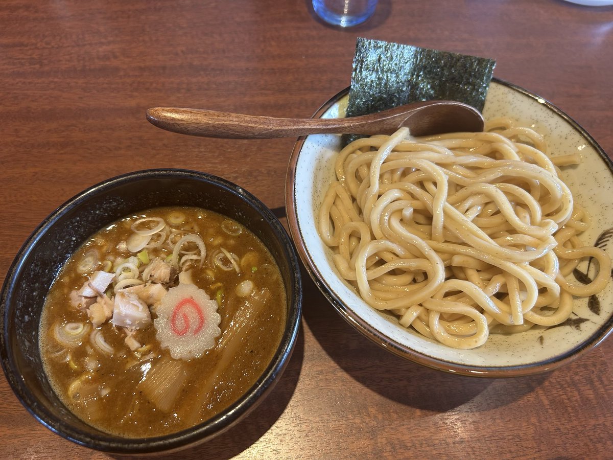 rapman4545's tweet photo. もりそば瑛　　杉戸高野台

・もりそば
今月で閉店の瑛さんに駆け込み
美味しい店がまた一つ幕を閉じた

極太の麺がモチモチで美味しい！
フルーツ酢が4種類も！

飲食は色んな問題を乗り越えないと、大変な時代
店長さんの体調が治ったら、また店を開く情報もあったので期待

https://t.co/hZZlc4hj3n https://t.co/TbLPuC7DOj