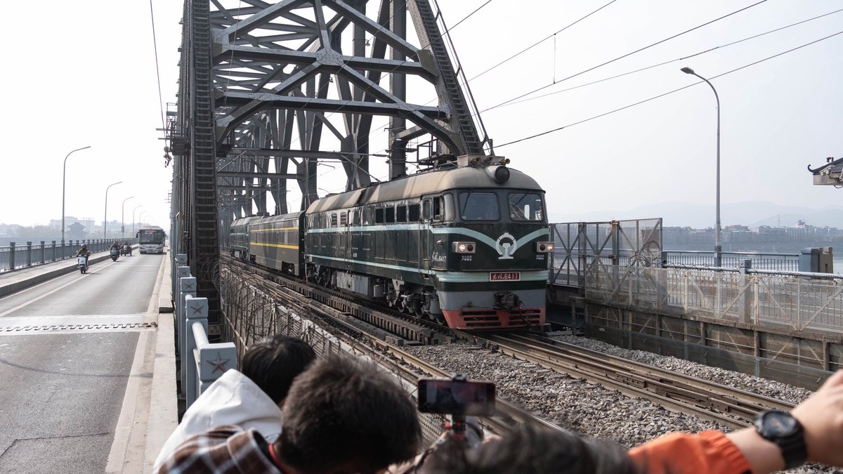 无稽前浪 tweet media