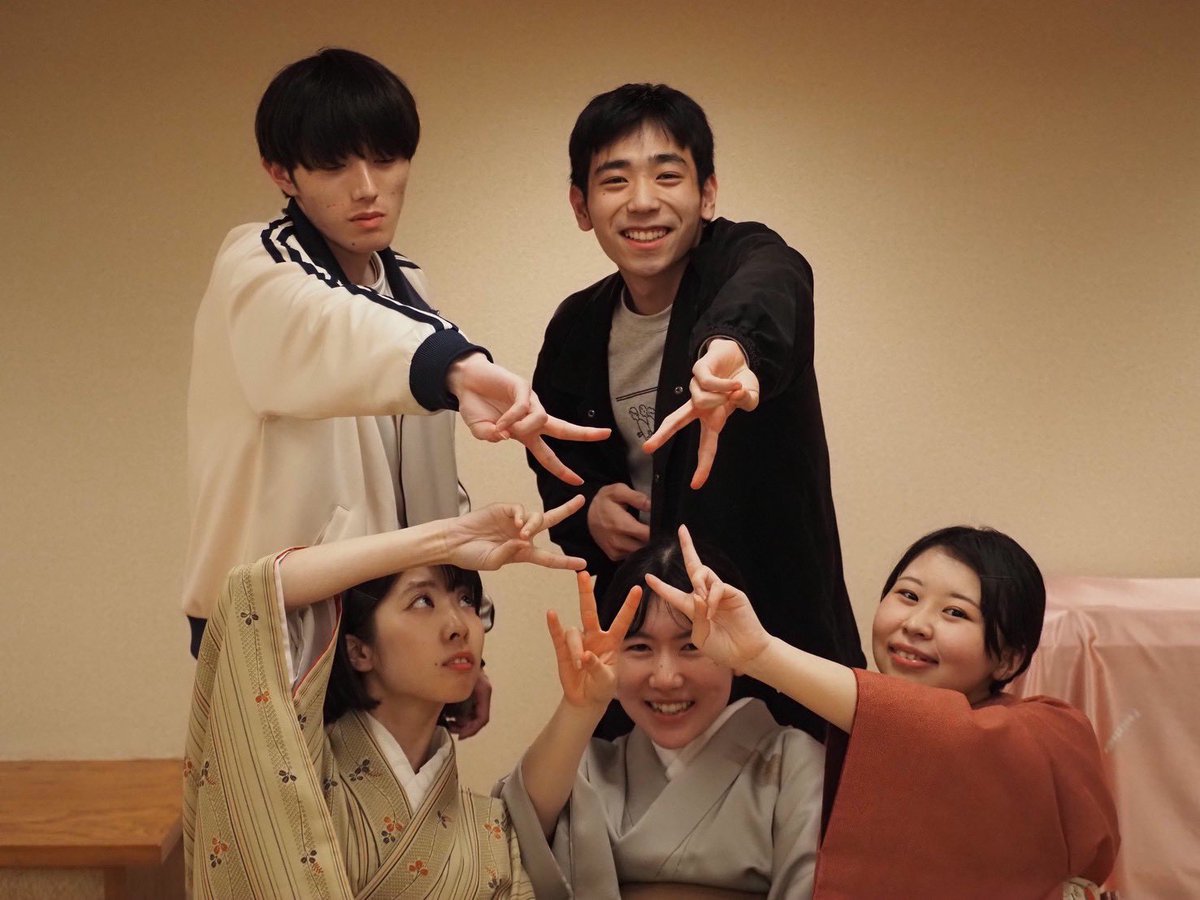 おりひメ 〜卒業編〜 終演です。
たくさんのお客様にご来場いただきまして、心温まる会となりました。
四年間、お世話になりました。そして、ご指導、ご声援をありがとうございました。
おりひメは卒業いたしますが、二松学舎大学落語研究会を今後ともどうぞよろしくお願いいたします。