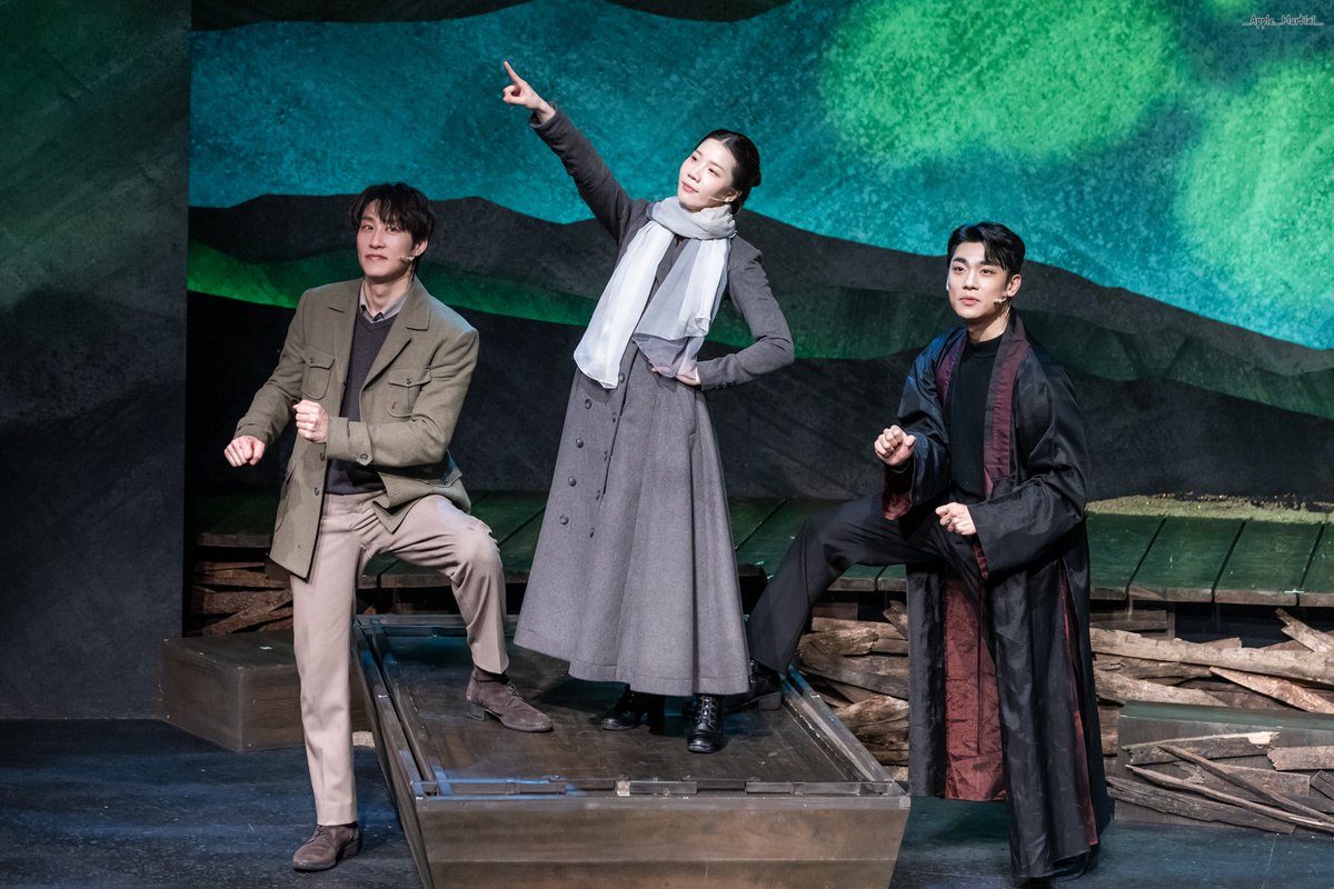 260328밤 뮤지컬 <초록> 막공 무대인사

#김지철 배우님
#김찬종 배우님
#박란주 배우님

²