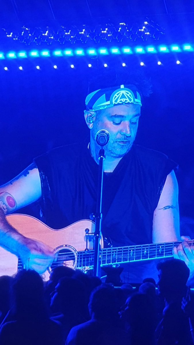 VikProfeta's tweet photo. @CHANOTB cuando la generosidad de una persona habla x si sola... eso fue lo que vi en ese show hermoso anoche. Amor, ganas y generosidad. https://t.co/8lZcZaFz0i