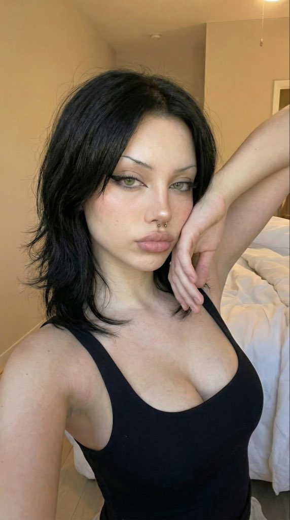 AriaVexen's tweet image. Mornings like these are great😉🤭 #FYP #foryou