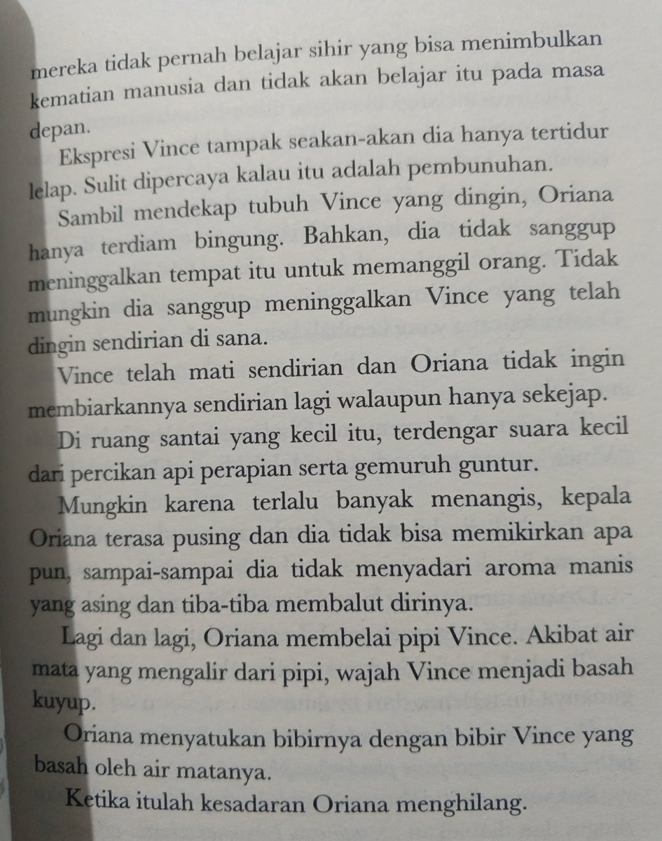 munevici's tweet photo. w lupa ternyata ada adegan ciumannya??? 🥹 https://t.co/ilOZPZsdHx
