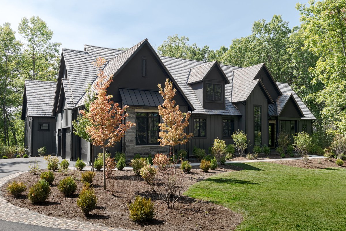 CarmenNedelcu27's tweet image. Highwood has a soul! 🍕 Culinary capital of the North Shore. Feels like a European village. 🏡
Browse listings: zenlist.com/a/carmen.nedel…
#Highwood
Carmen Nedelcu Broker Associate – Remax Top Performers 773.934.8371
773-934-8371 | carmen@nedelcurealestate.com