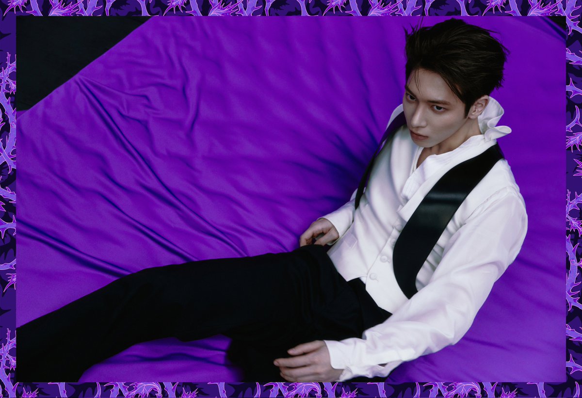 TXTintl_twt's tweet photo. 7TH YEAR: A Moment of Stillness in the Thorns - Concept Photo “TENSION” - #태현 (#TAEHYUN) — 1

TXT FEEL THE TENSION 
#TXT_TENSION #7THYEAR 
#A_Moment_of_Stillness_in_the_Thorns https://t.co/kPO3pCIhys