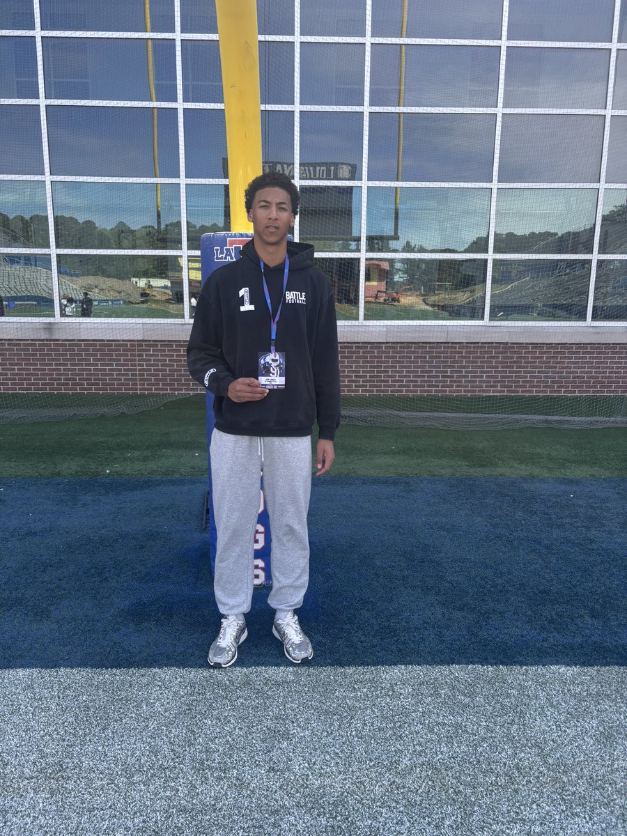 theoffical_JC's tweet photo. Really grateful for the opportunity to visit @LATechFB facility the other day!
@EarlGill10  @Coach_Johnson28 
@LoJoe12   @coach_QTuck 
@_ColeThomas https://t.co/HRCUCMaFZN