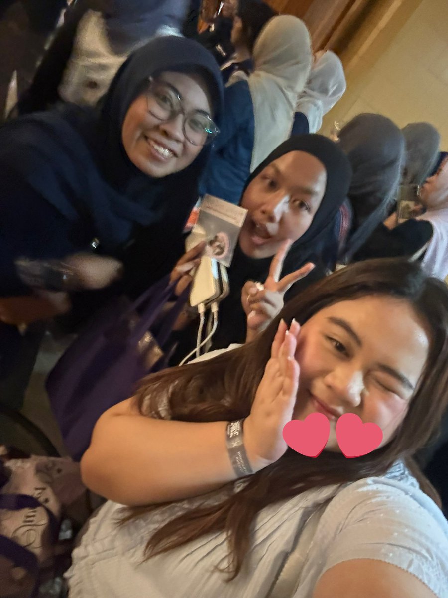 𝓷𝓪𝓼𝓲𝓲 🍚 #BOTHSIDES tweet media