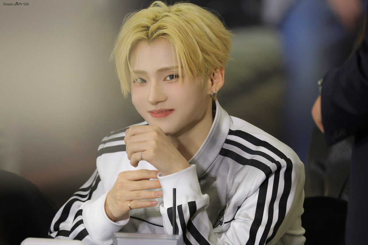 Rowan508 tweet media