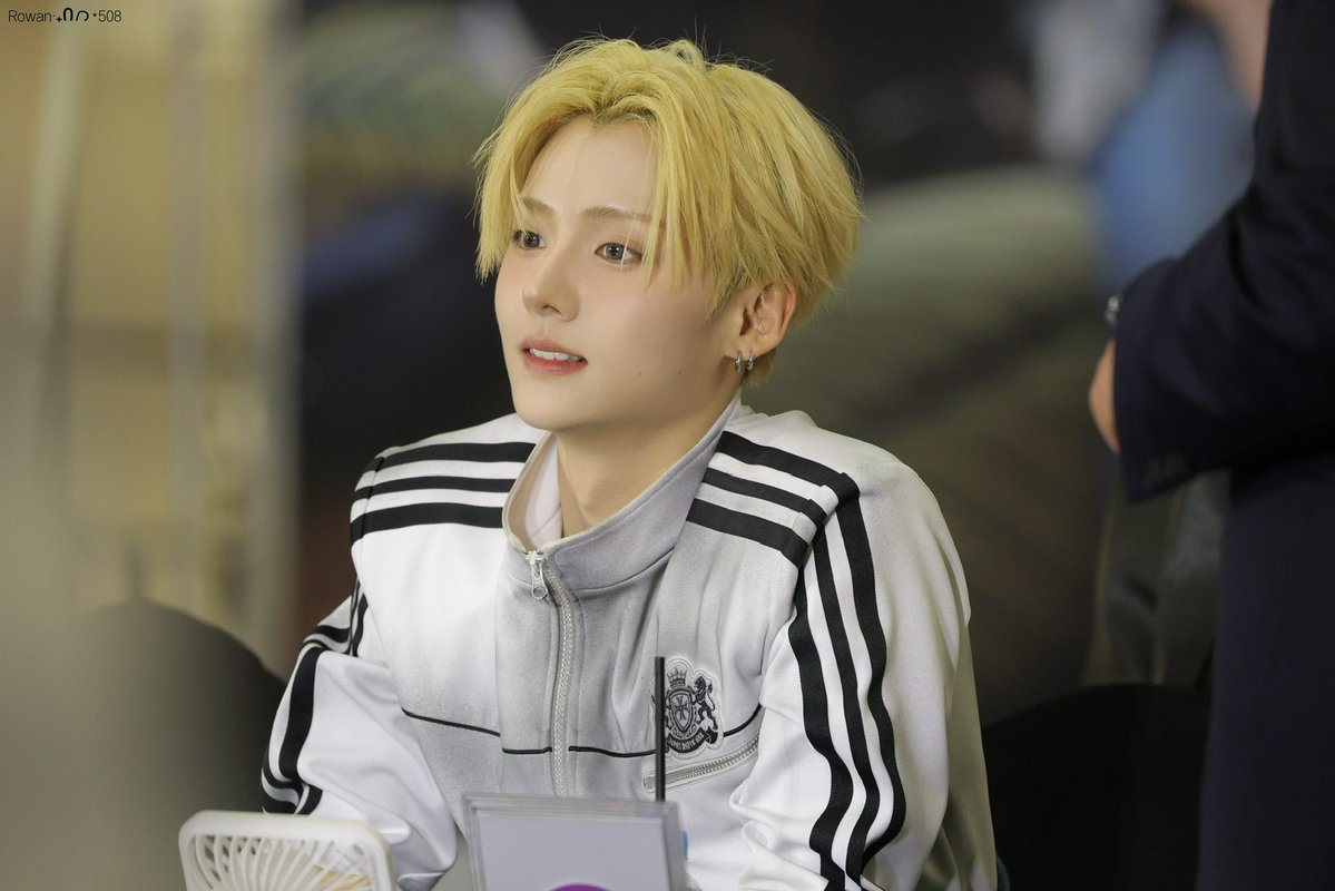 Rowan508 tweet media