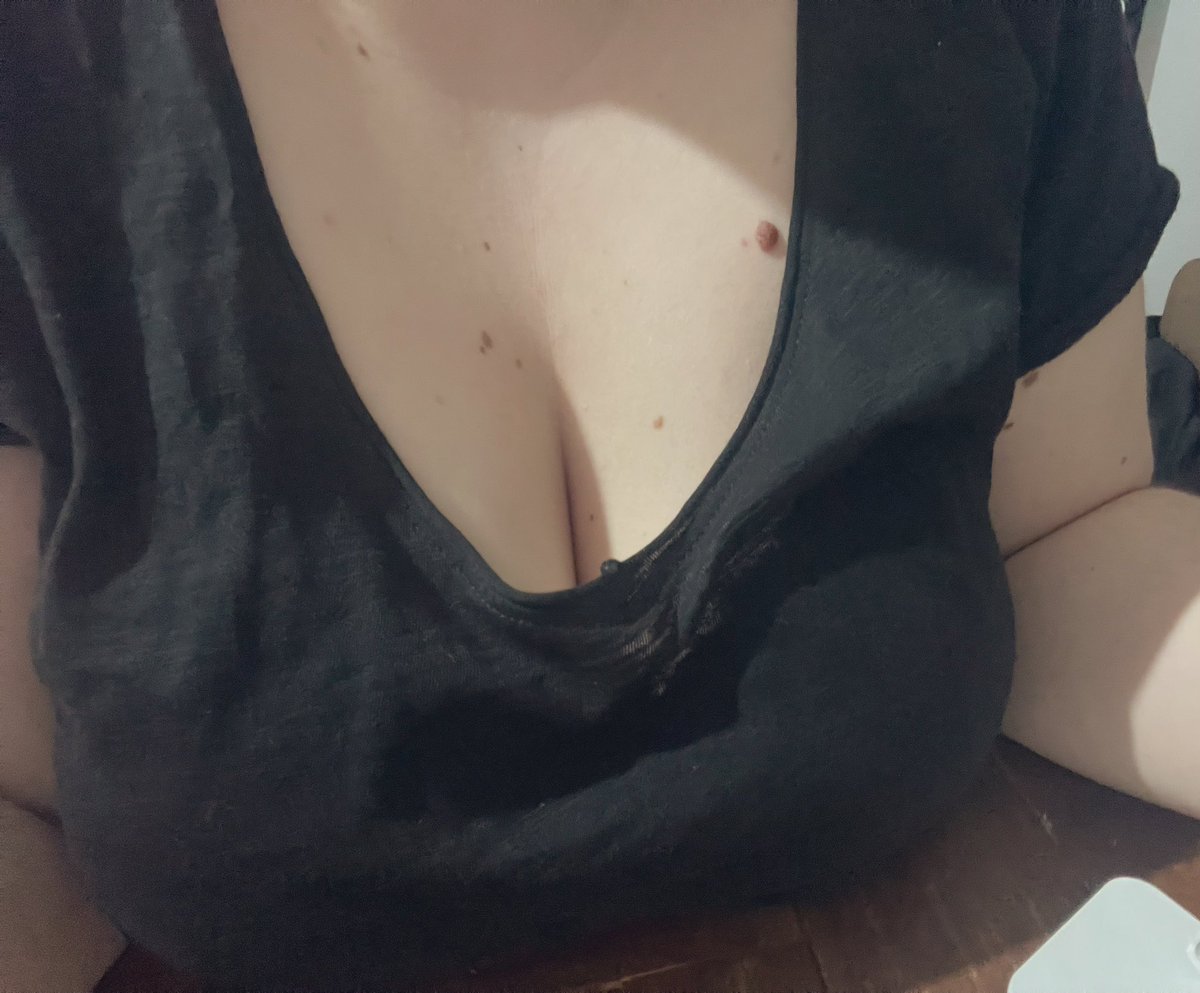 ༺♰༻ tweet media