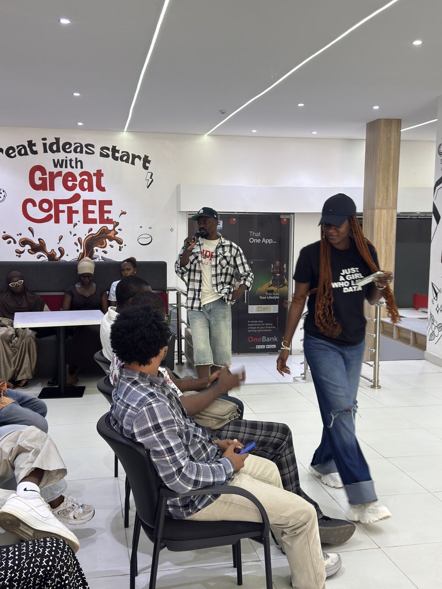 Dataknight tweet media