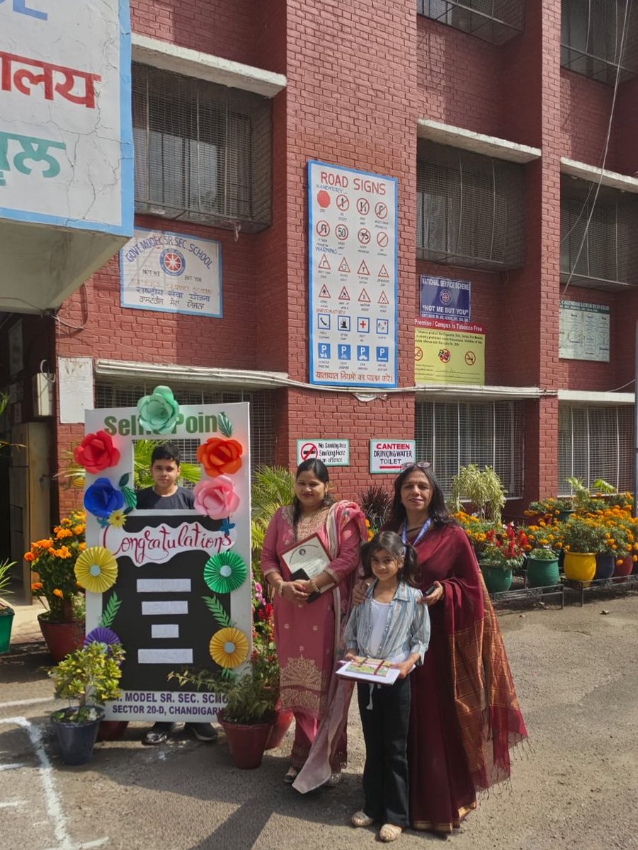 SchoolEduChd's tweet image. Heartiest congratulations to all our students on their wonderful results! 
Those smiling faces and the spark in your eyes say it all. A bright new session awaits. ✨📚
Keep shining, keep learning. 
#HappyLearning 
@EduMinOfIndia 
@DselEduMinistry 
@cbseindia29
@ggmsss18
