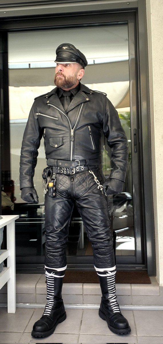 LeatherFrank tweet media