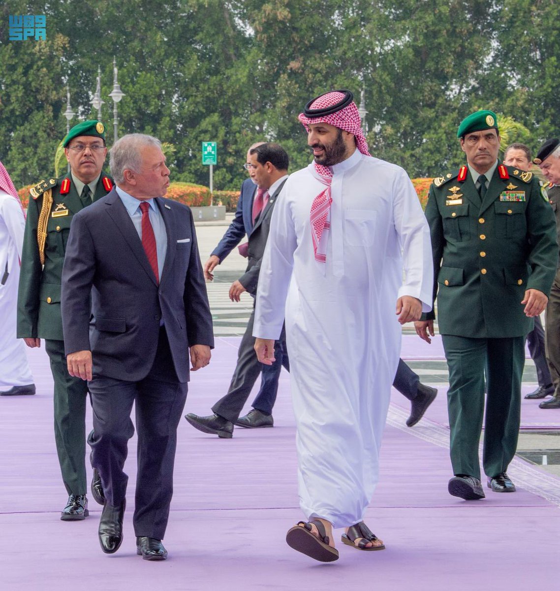 hashemal3mer's tweet photo. أعتقد القمة الثلاثية (الأردنية والسعودية والقطرية) ستبحث الطريق البديل أو الممر اللوجيستي الذي سينطلق من الخليج نحو الأردن وسوريا.

اليوم كان الرئيس السوري في ألمانيا وأوروبا تريد طريق آمن ومفتوح.

لن يكون هرمز ولا باب المندب ورقة بيد إيران مهما فعلوا. https://t.co/QDc4HG0bWD