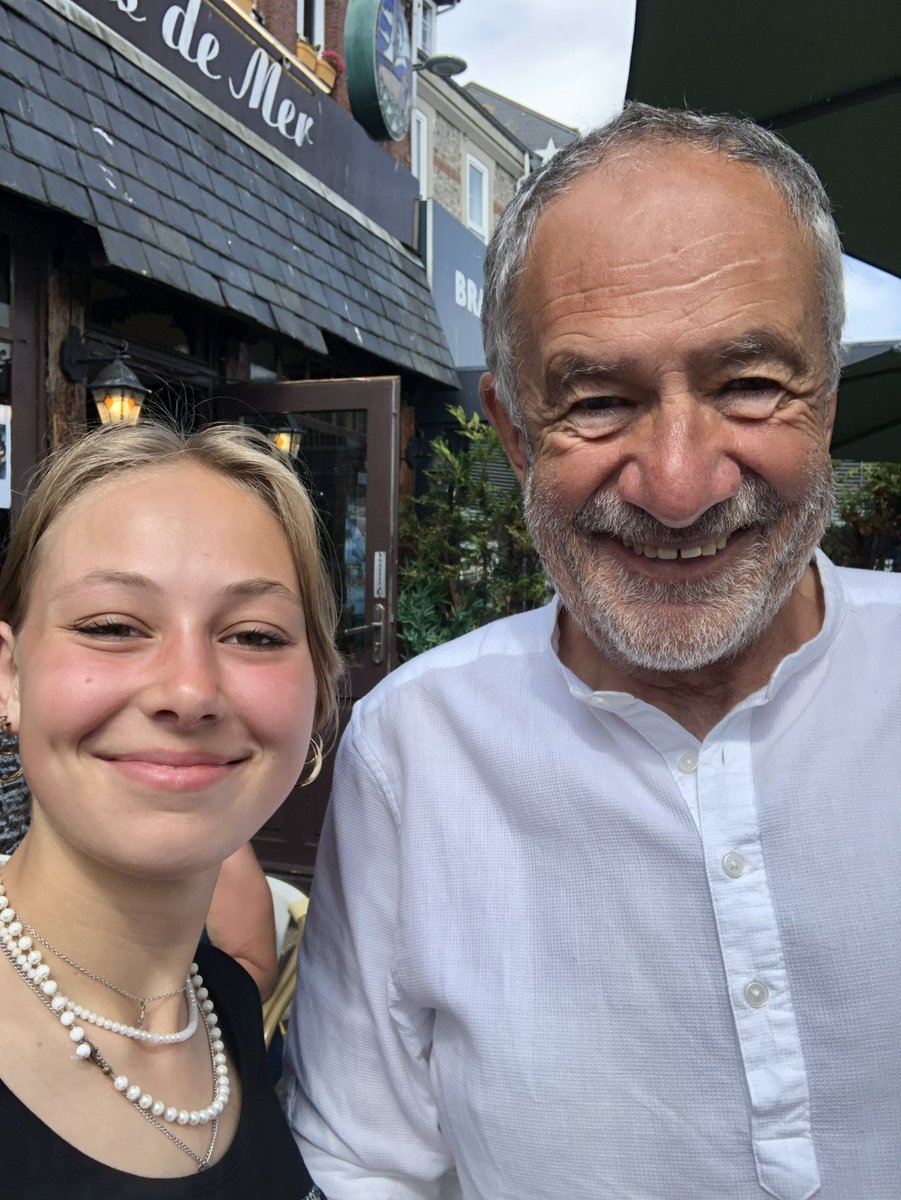 suzanne farhane tweet media