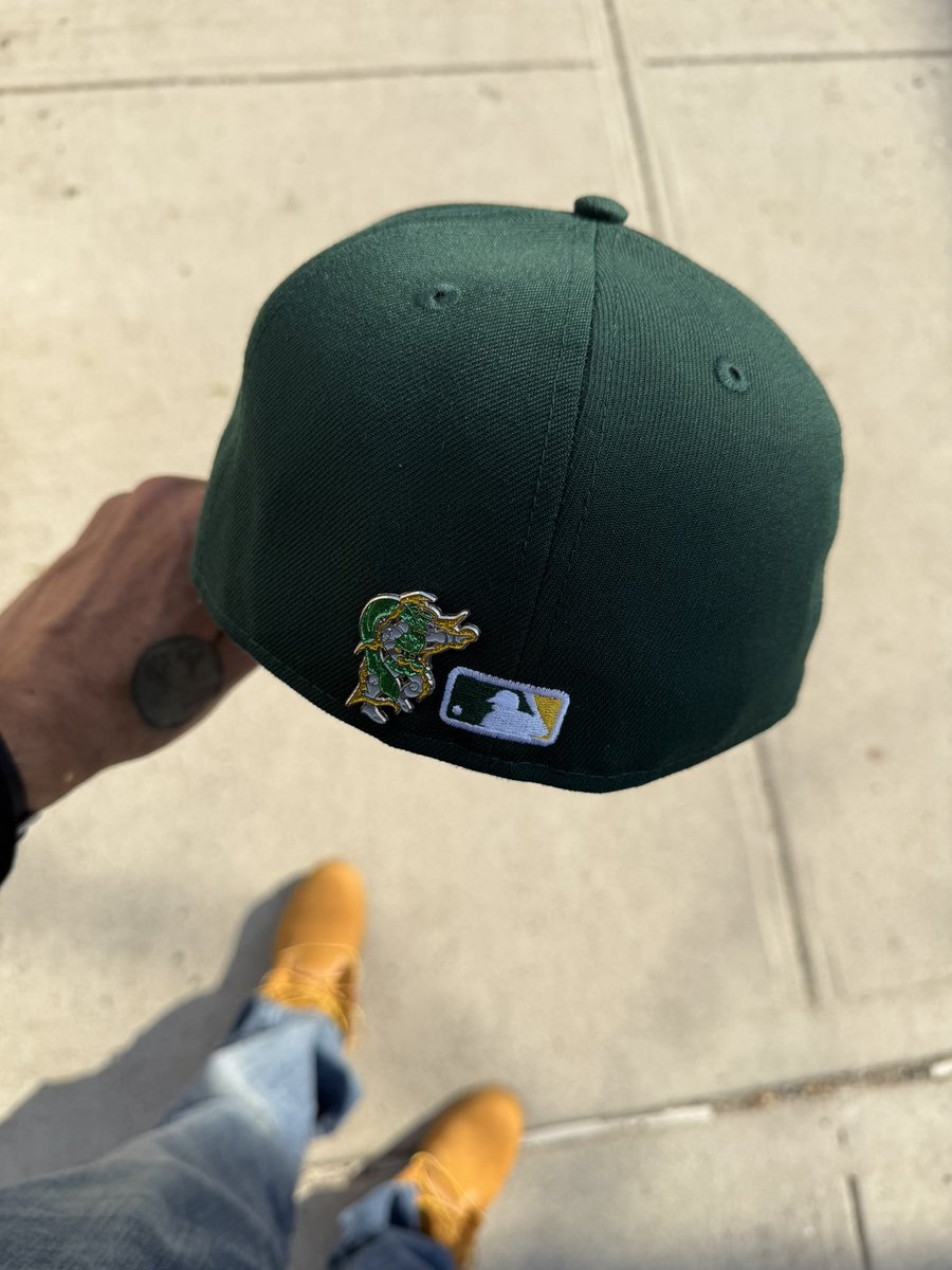 TheManWithESPN's tweet image. #StartingCapFive🔱
#PINdejos🫏
#FOTD🧢
Oakland #Athletics 
Run Rickey Run🏃🏾
The Art Of Stealing Base😶‍🌫️
#MARVEL Dr. Doom📌
#ALIFE Shirt🐲
#ZARA Denim👖
#TIMBS🌳 On The Ground🥾