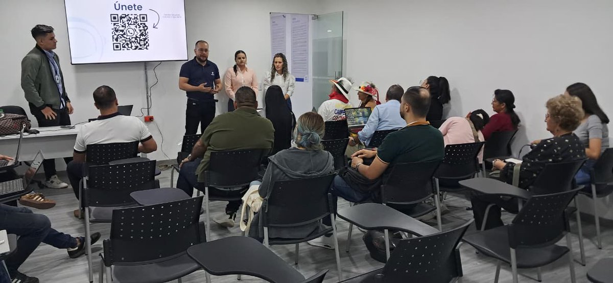 cajasan's tweet photo. 🚀 Impulsamos la transformación digital

En Cajasan realizamos el Taller de IA para Mipymes, fortaleciendo habilidades para optimizar procesos y tomar mejores decisiones.

Seguimos comprometidos con el crecimiento empresarial. https://t.co/LzhrQTDuYj