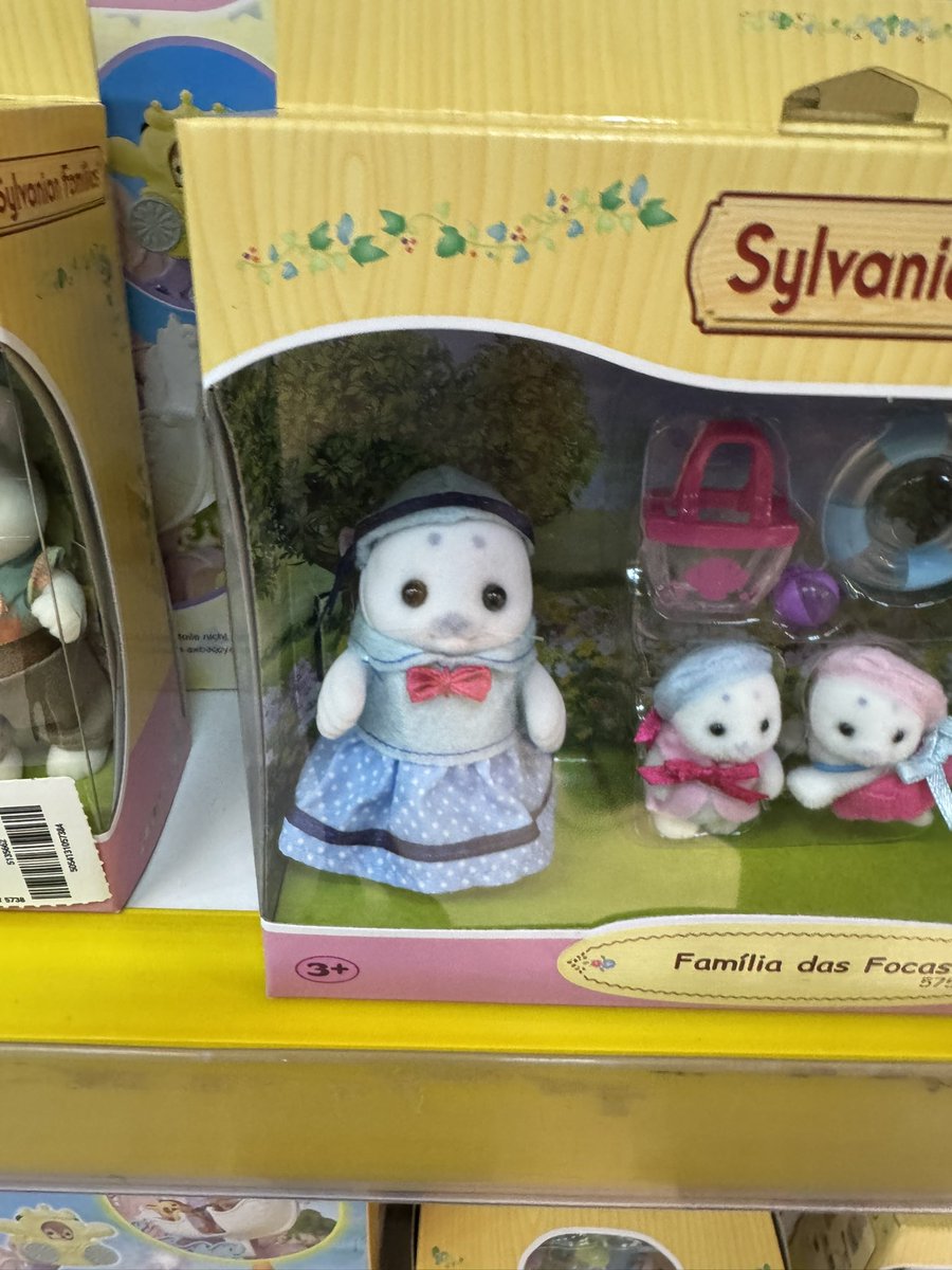 insfiessz's tweet photo. //found sealfies shopping https://t.co/sGMeZxit4K