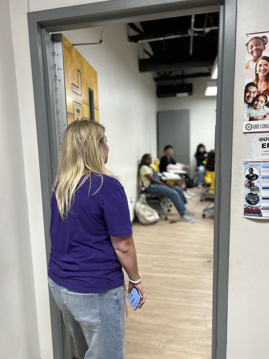 rwjhavid's tweet image. Our 8th grade AVID students loved touring RHS &amp;amp; experiencing its amazing program! 🙌🏽 They even shadowed high schoolers and attended classes. Huge thanks to @RHSAVIDBrown for having us! 💙 🧡🐎💜💛🦅 #CollegeReady #FutureLeaders @ClaunchTeaches @SarahMcClain_1 @SpoonStefani