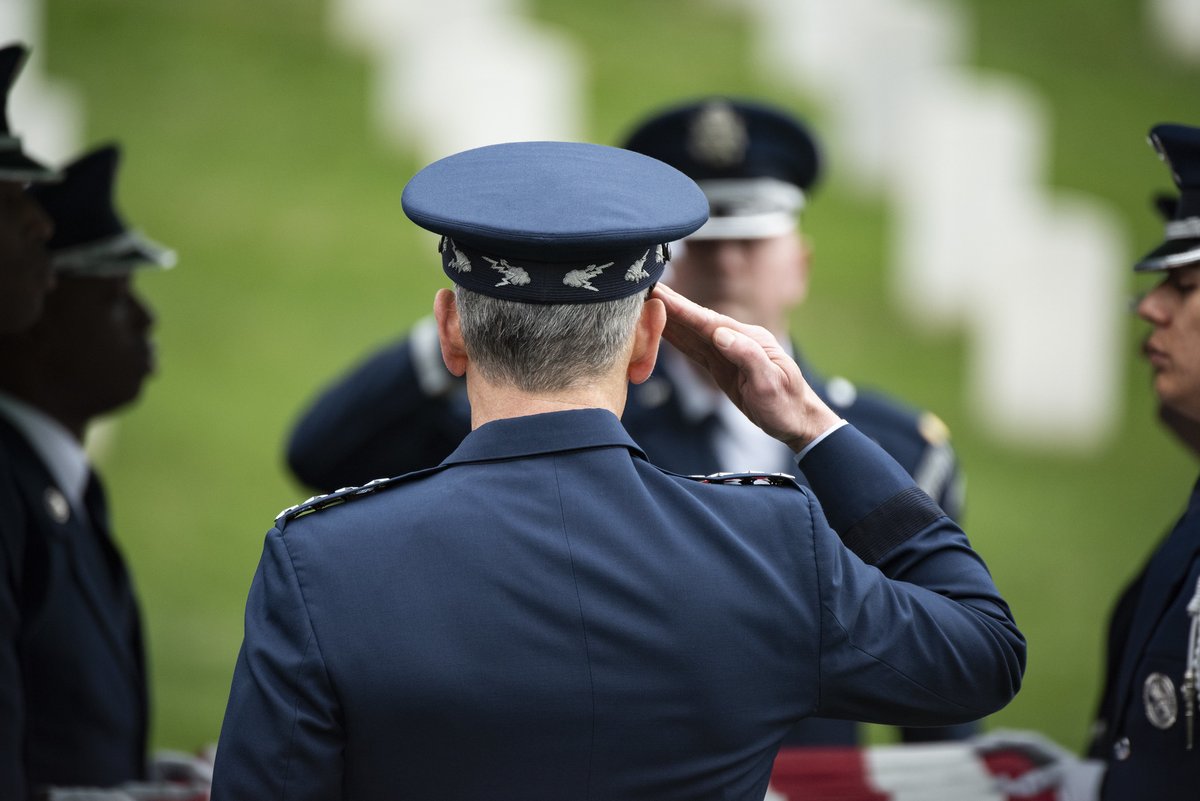 Arlington National Cemetery tweet media