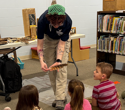 rsu18's tweet photo. Atwood Primary was thrilled to welcome the Chewonki Foundation for a fascinating presentation on the Owls of Maine. Students were captivated as they met two live owls, Haven and Caribou, up close. #WeAreRSU18 #AtwoodAwesome
https://t.co/uvYq4ERf0F https://t.co/Ru2mvVbkSf